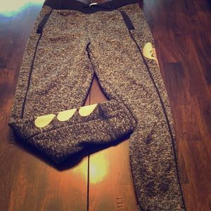 Super warm Abercrombie Girl’s Sweatpants 🌺